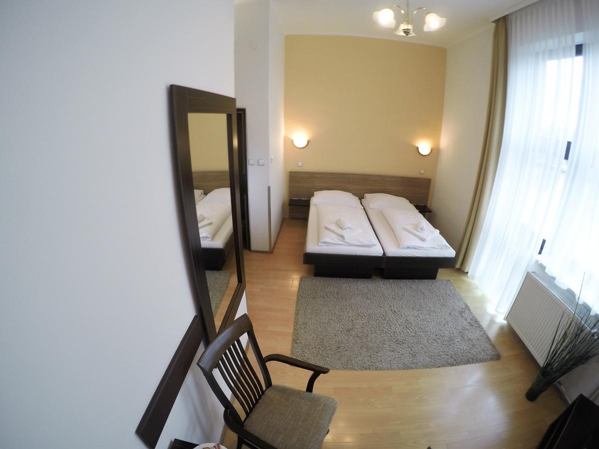 Hotel Faust Decin Buitenkant foto